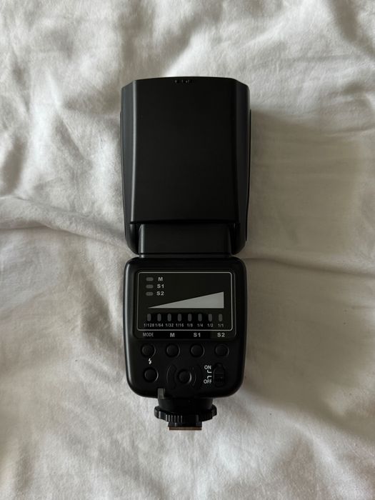 Sony Alpha A7 III + Samyang AF 35mm f/2.8 - Sony FE Fit + Flash + Case