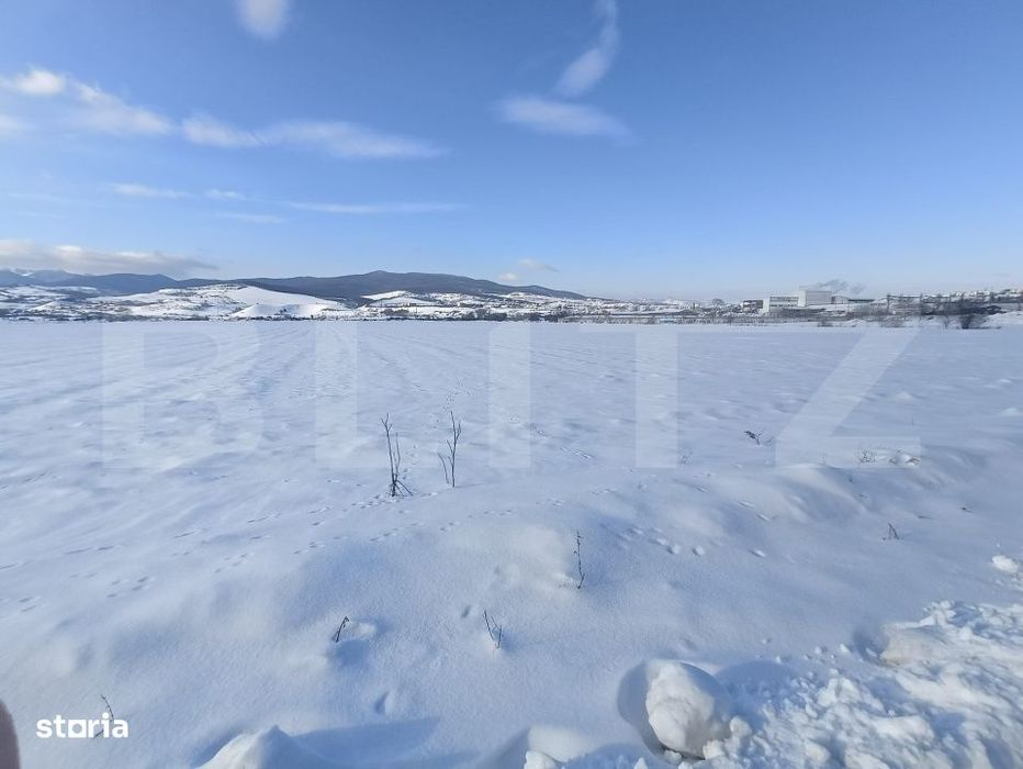 Teren partial intravilan, 7.000 mp, utilitati – ideal hala, zona Gar