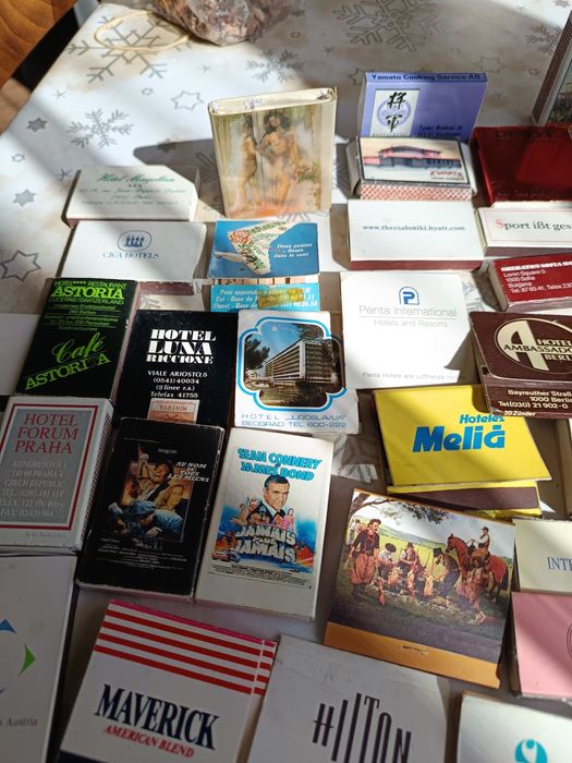 Лот от 80 броя кибрити