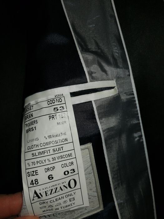 Vând costum elegant