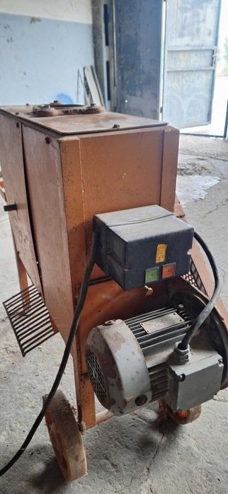 Машина за ронене на царевица