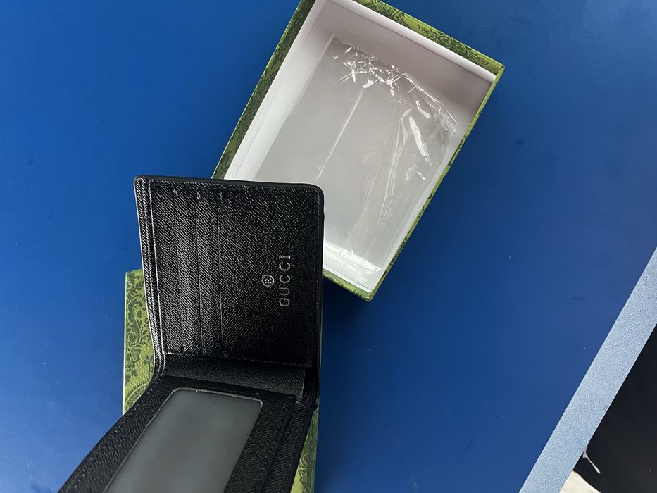 Vând portofel Gucci