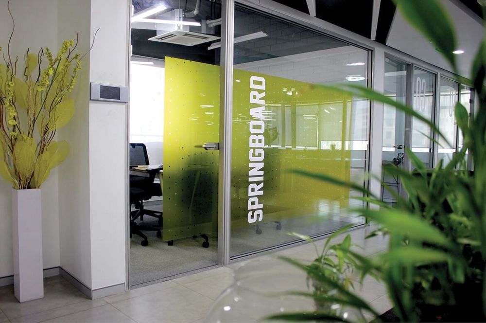 Матовая пленка на стеклянные перегородки| оракал | TUMANKA.UZ