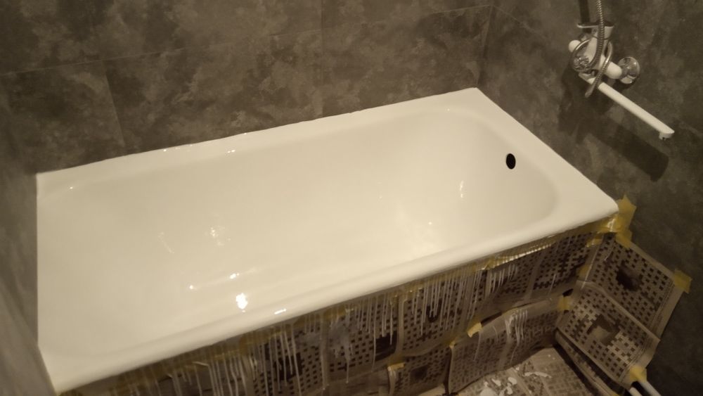 Реставрация ванн эмаллировкой и наливным акрилом.