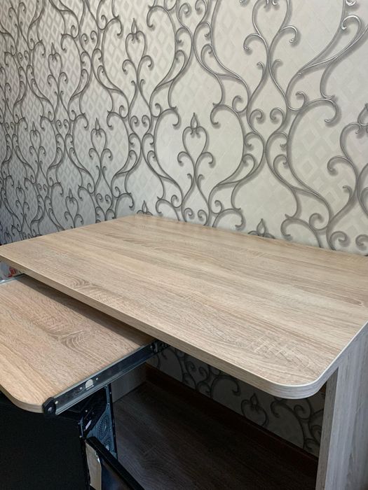 Продается шкаф со столом для компьютера