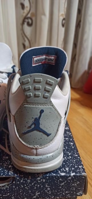 Vând Jordan 4  Retro Midnight Navy