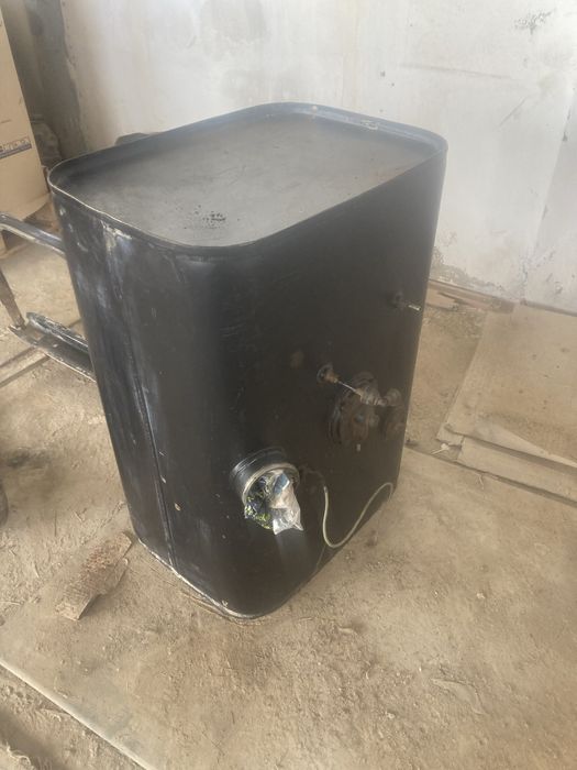 Бак для грузовых авто