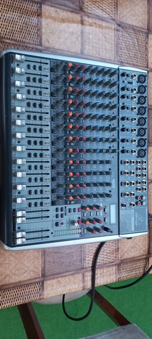 behringer пулт смесител