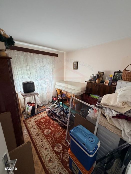 Vanzare apartament cu 4 camere in Micro 13, etaj 3, pret 65 000 euro