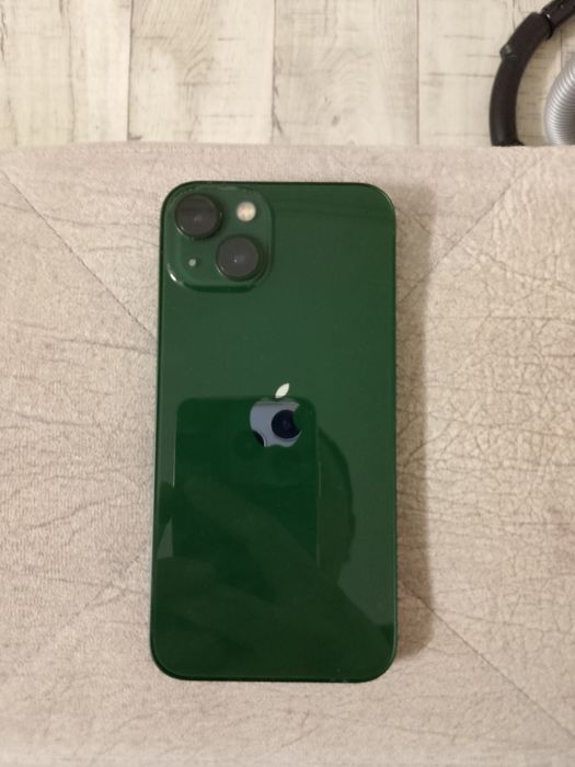 Продам iPhone 13
