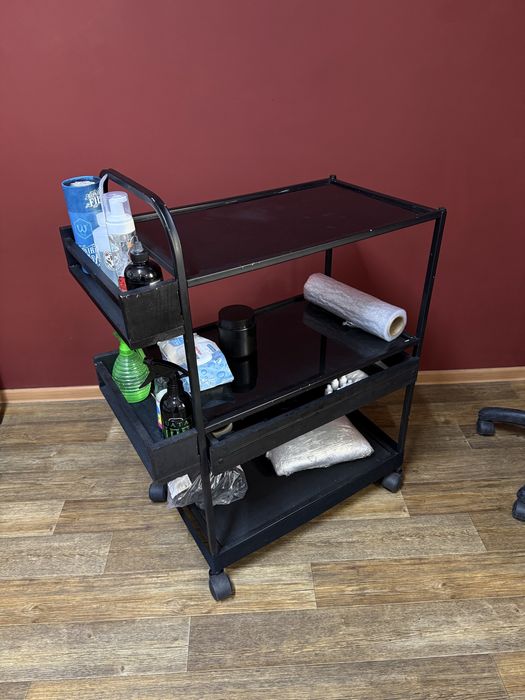 Продам : кушетку, два столика и сухожар