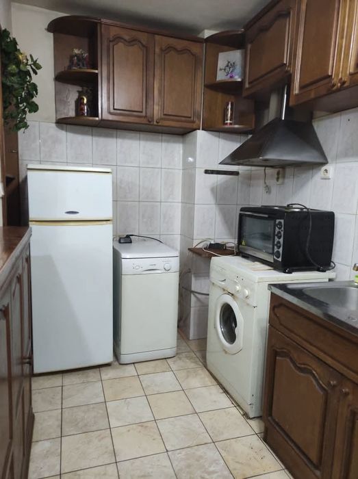 Давам под наем двустаен апартамент в нова кооперация