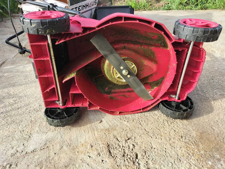 Косачка 1200 вата на Steinhaus