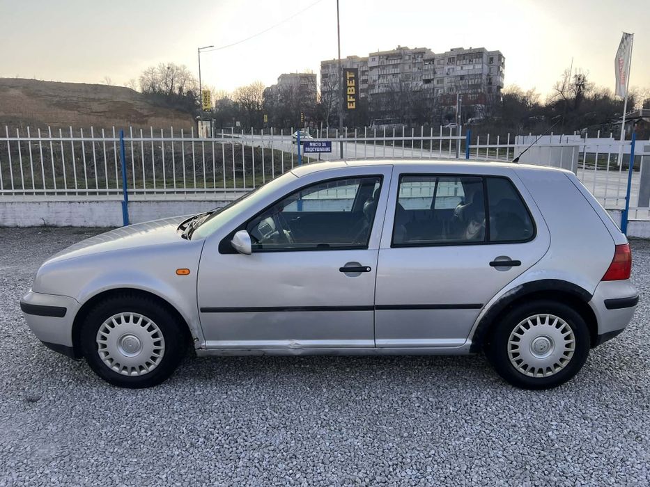 Продавам Volkswagen Golf 4 1.6