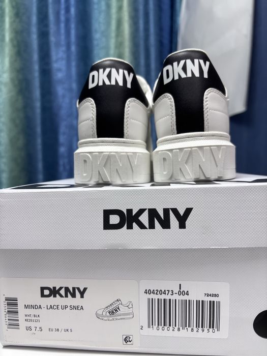 DKNY sneakers 38