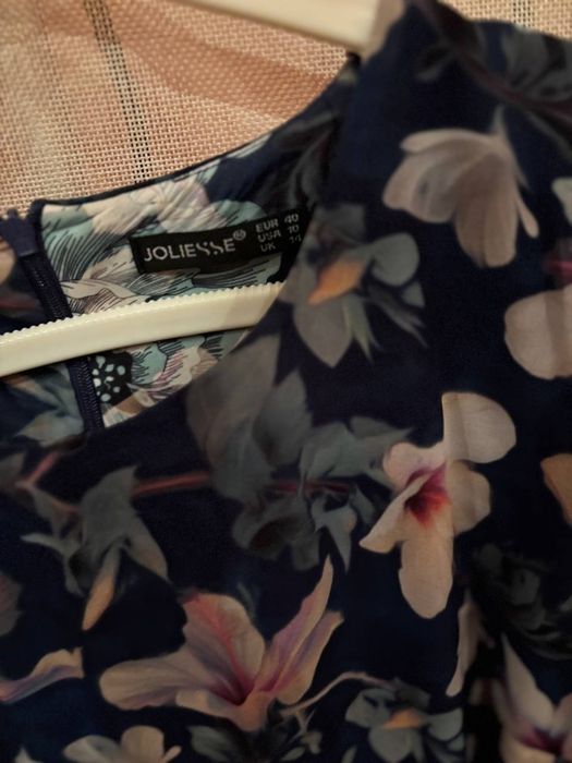 Продаю женское платье