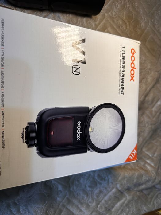 Продам вспышку Godox V1N TTL для Nikon.
