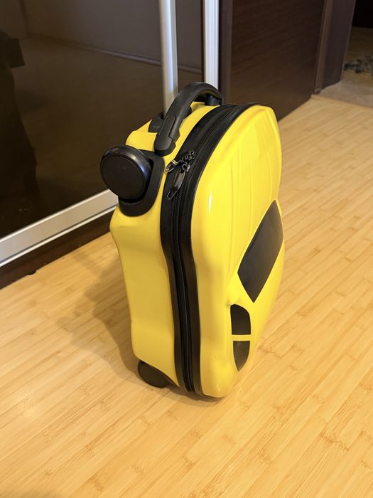 Troler valiza masina