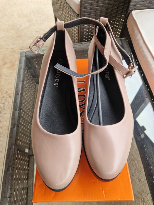 Дамски обувки ниска платформа