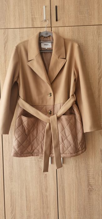 Палто с колан ново