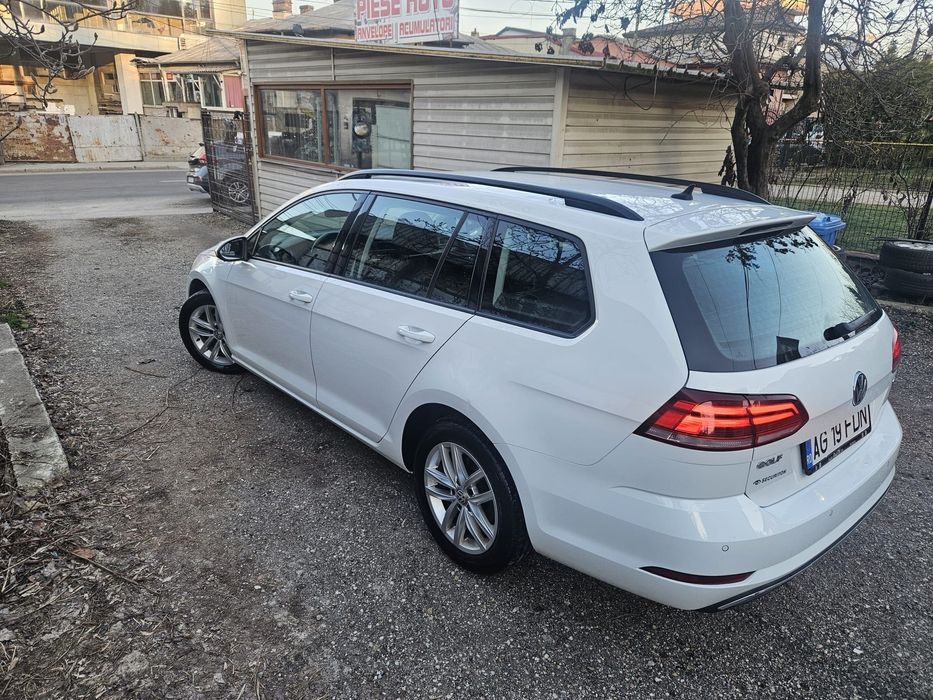 VW Golf 1,6 Diesel 2018 Navi si multe optiuni. Negociabil