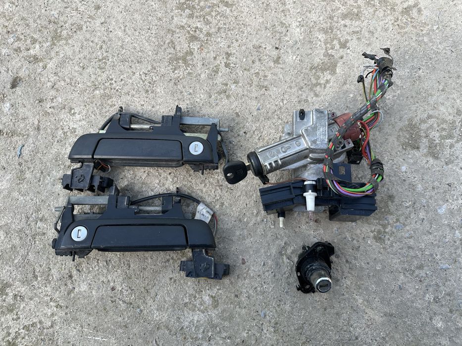 Комплект замков ручек Бмв Е34 - Е32