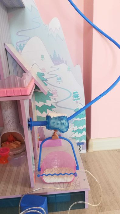 Casa de papusi L.O.L. Surprise Winter Disco Chalet 23x102x75 cm