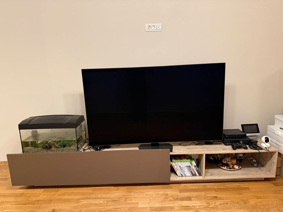 Vand mobila living/ sufragerie