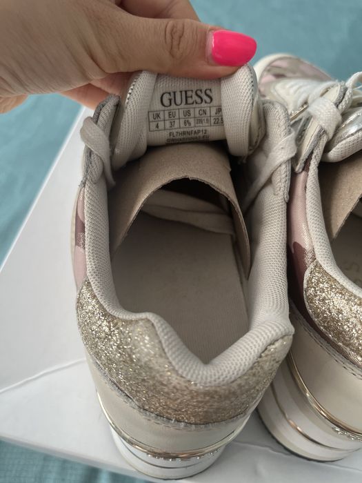 Дамски бежови маратонки Guess номер 37
