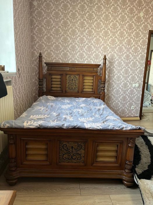 Кровать с матрасом