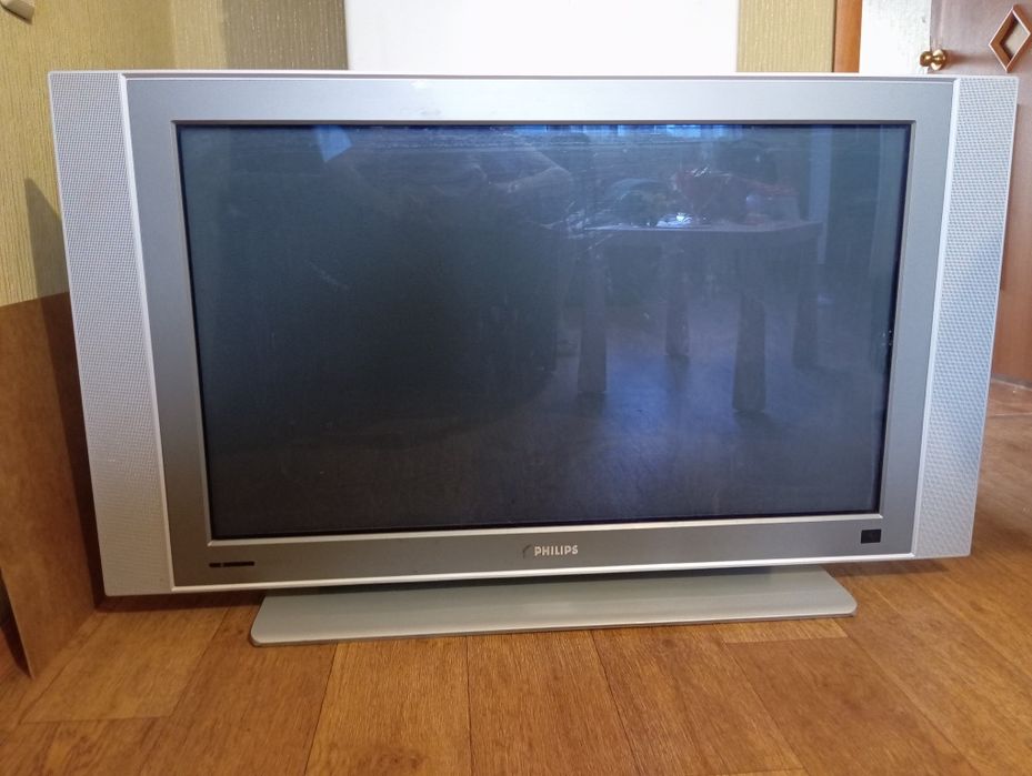 Продам технику. Холодильник,титан,телевизор.