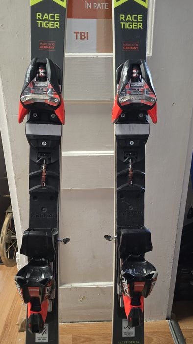 Volkl Racetiger SL FIS