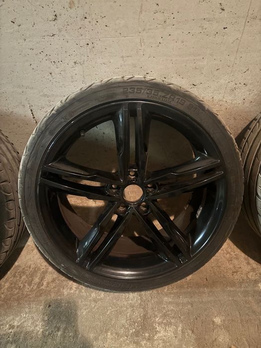 Джанти с гуми от Ауди