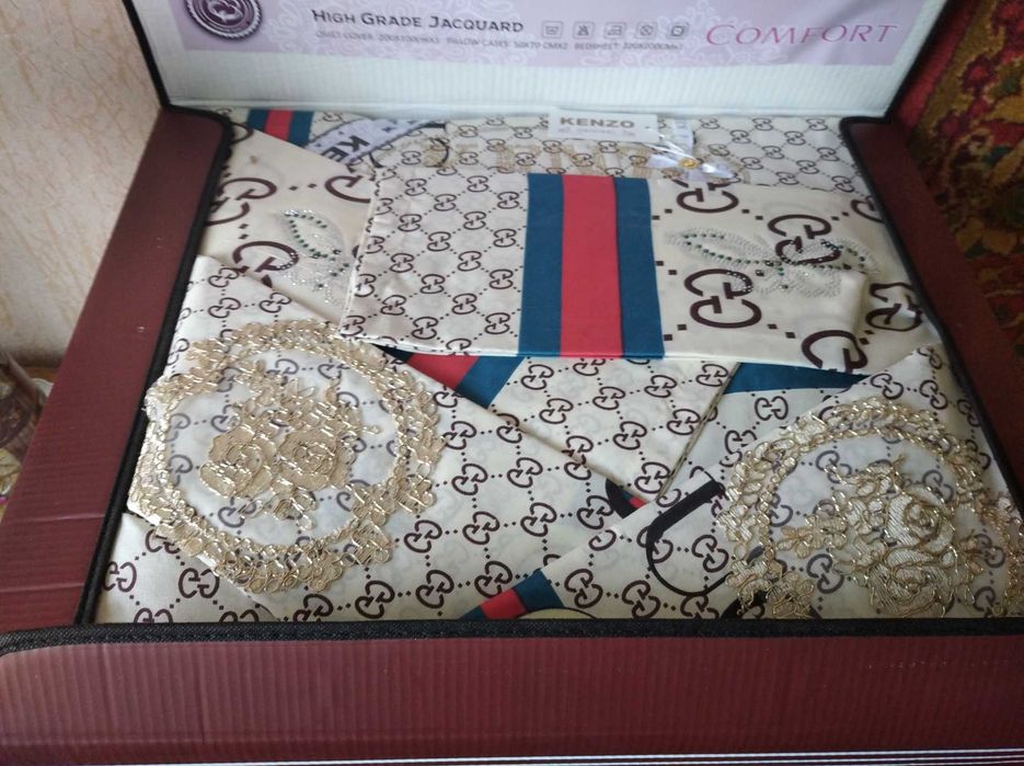 Продаётся комплект постельного белья.