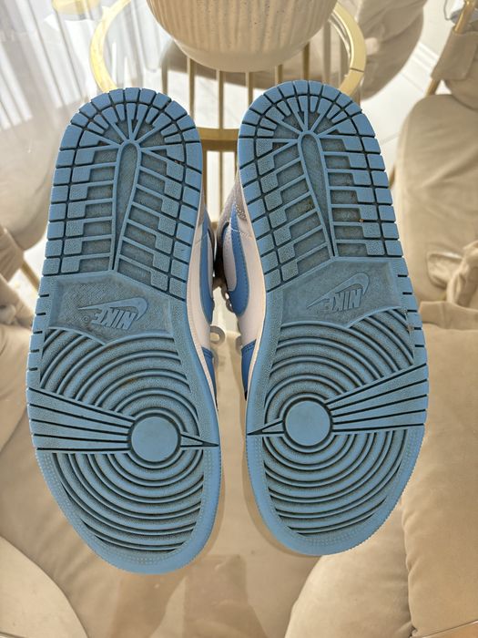 Air Jordan 1 Mid University Blue Grey