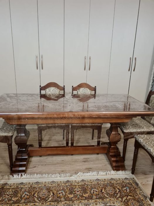 Стол со стульями срочно!