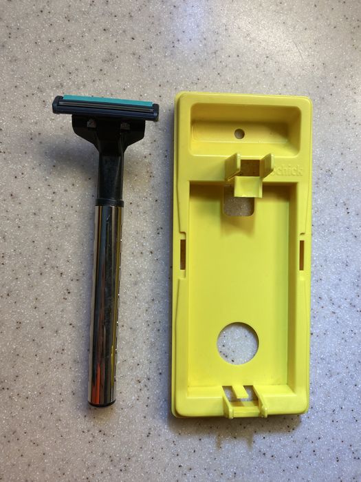 Бритвенный станок SCHICK, новый