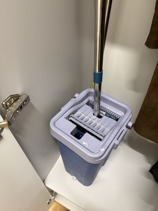 Ведро со шваброй