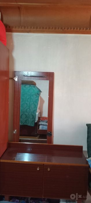 Eski shkaf va 2 kravatla trimo 700000 somgaberiladi