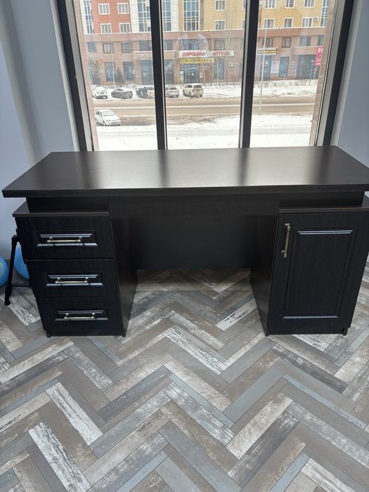 Продам стол руководителя