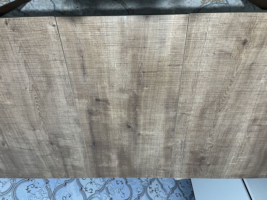 Стол большой для гостей