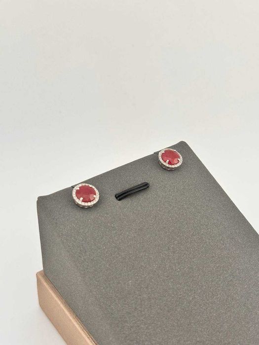 Серьги золотые с бриллиантами и рубином