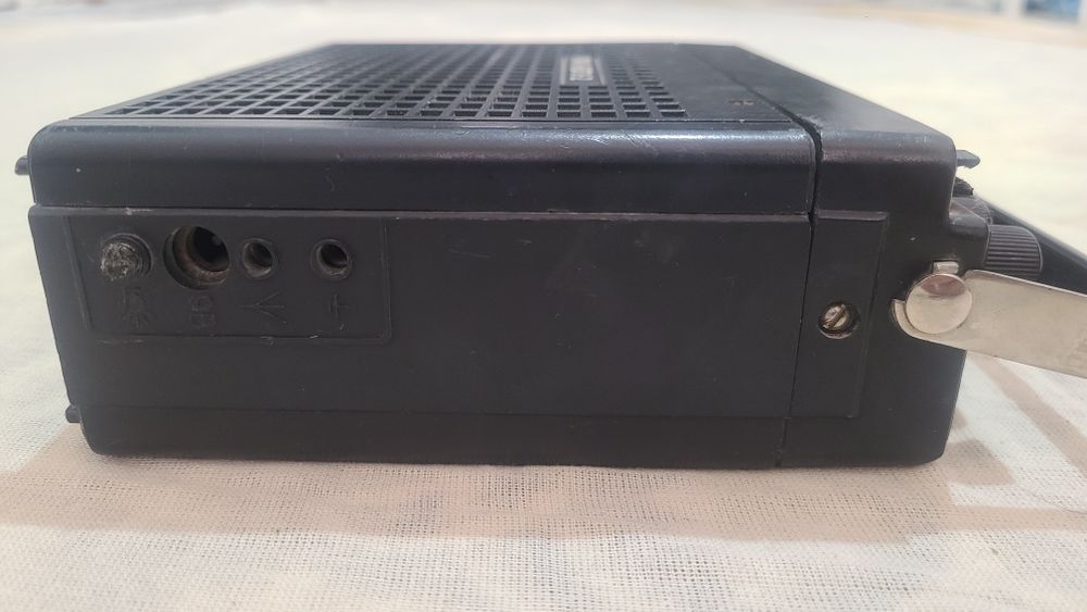 Avto magnitola  (retro magnitola] Moskvich 412 avto