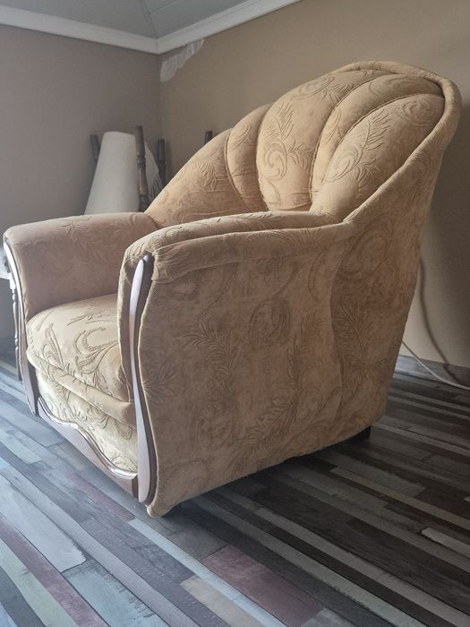 Масивен футьойл с дървени елементи