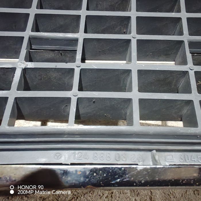 Мерседес 124 решетка сатылады ешка под ешка оргинал