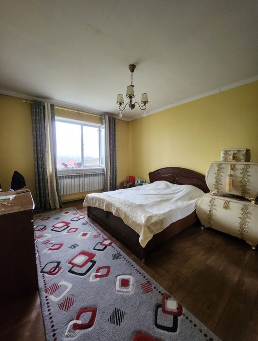 Дом 6 комнатный, 220 кв