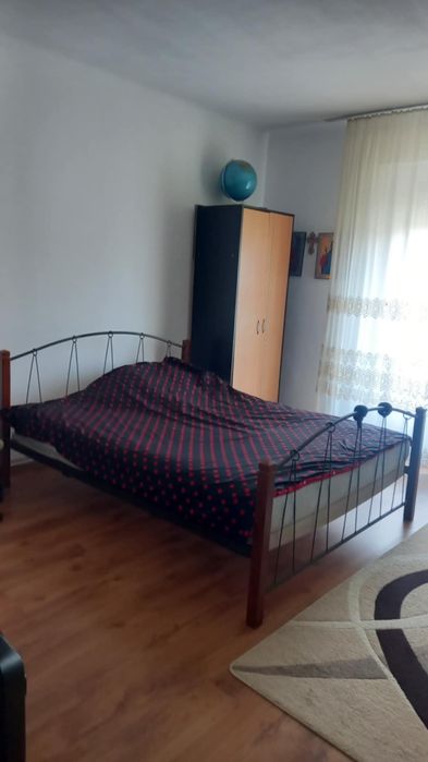 Casă renovată + teren 10 ari, Sanislău centru”