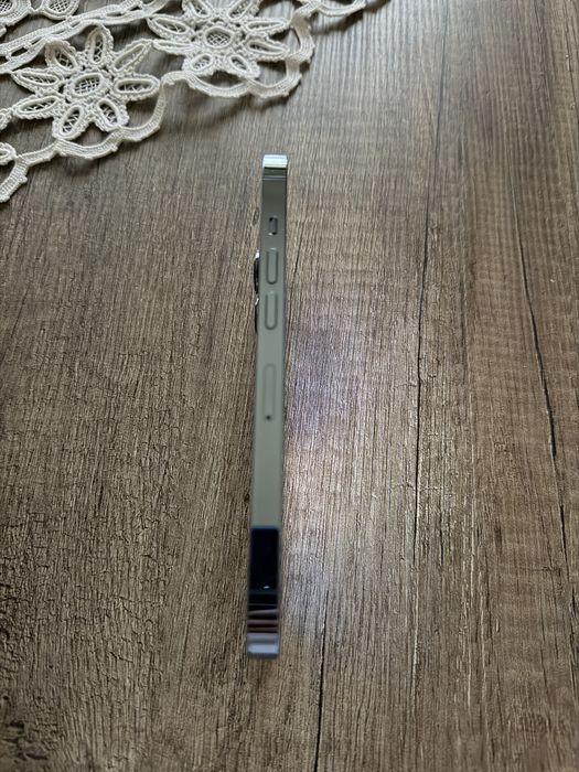 Vând iPhone 13 Pro – 256 GB – Sierra Blue