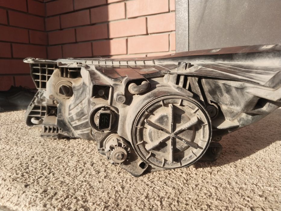 Передняя фара Киа Рио