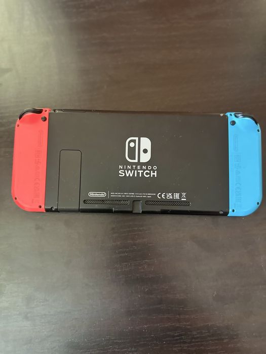 Consola Nintendo Switch Detali in descriere
